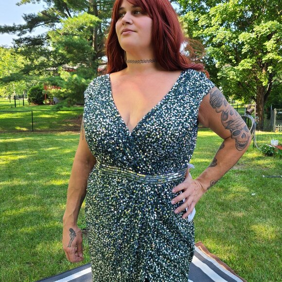 NEW Mac Duggal 5489 Cap Sleeve Sequined High Slit Maxi PROM Gown 16 Forest Green - Picture 3 of 6